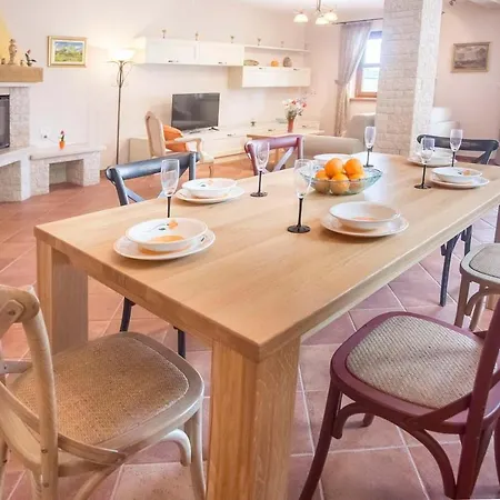Mare Vabriga Holiday home *